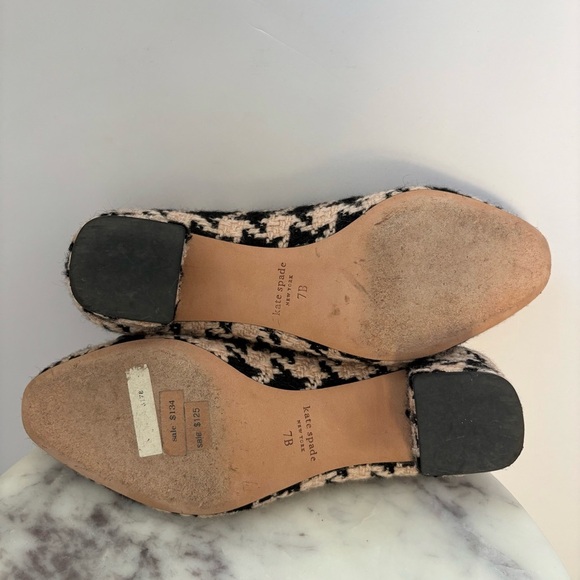 Kate Spade Tweed Block Heel Pumps Size 7B Houndstooth Chain Detail Black Beige - Picture 10 of 11